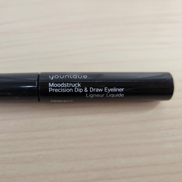 Bundle of 2 YOUNIQUE Liquid Eyeliners: PERFECT + PRONOUNCED Precision Dip Draw - Picture 2 of 8